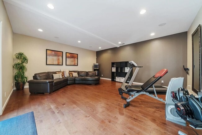 Building Photo - 530 Irven Ct