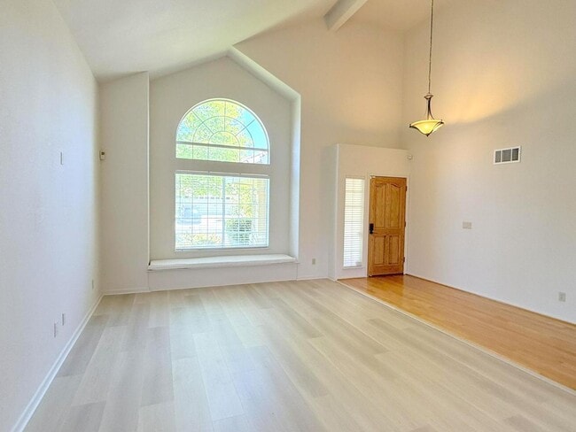 Building Photo - Terrific Danville Location Near Schools ! ...