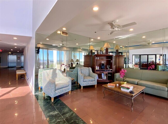 Building Photo - 7700 Seawall Blvd