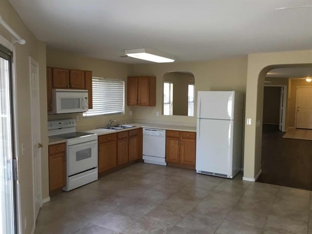 Building Photo - 10530 W Carlota Ln