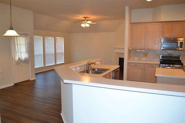 Building Photo - 1909 Highland Point Ct