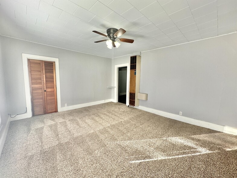 Building Photo - 957 W Grand Ave