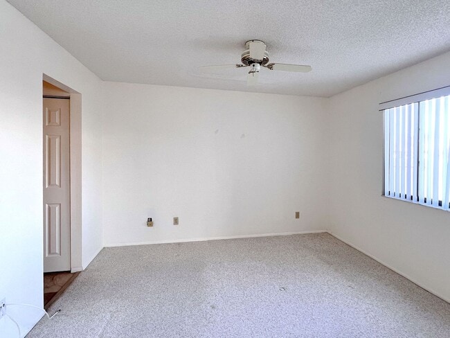 Building Photo - Charming 2-Bedroom, 2-Bathroom Townhome in Winterset