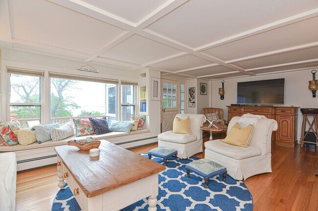 Building Photo - Granite Pier