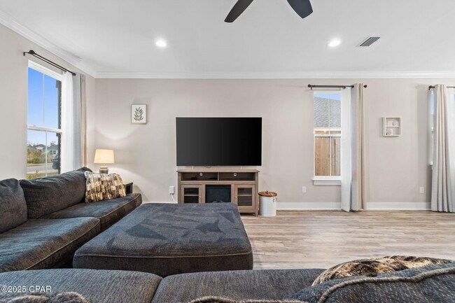 Building Photo - 4419 Conifer Ln