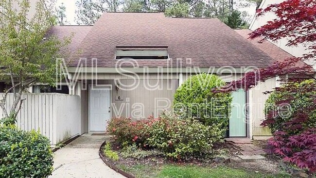 Building Photo - 4101-4105 Oaks Dr