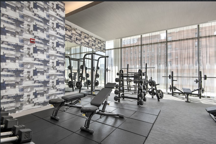 Building Photo - 1212 N La Salle Dr