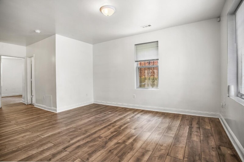 Building Photo - 349 Parkland Pl SE