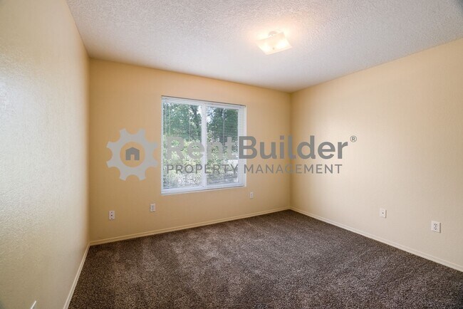 Building Photo - *** LEASE PENDING *** Please apply at your...