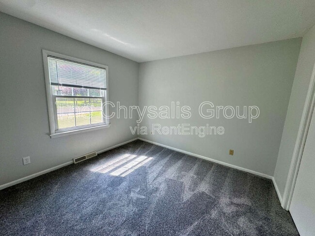 Building Photo - 512 W Stanton St