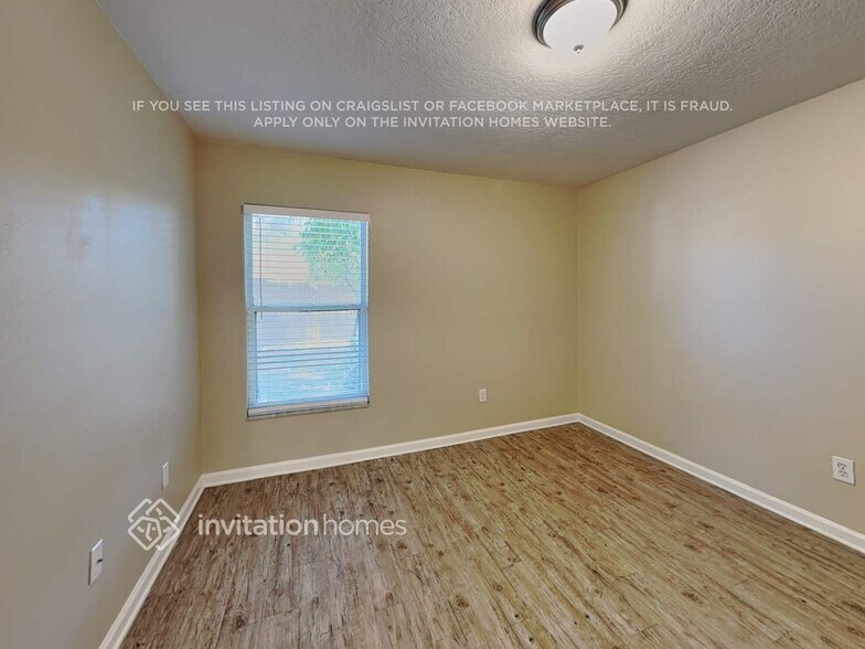 Building Photo - 2825 Falcon Crest Pl