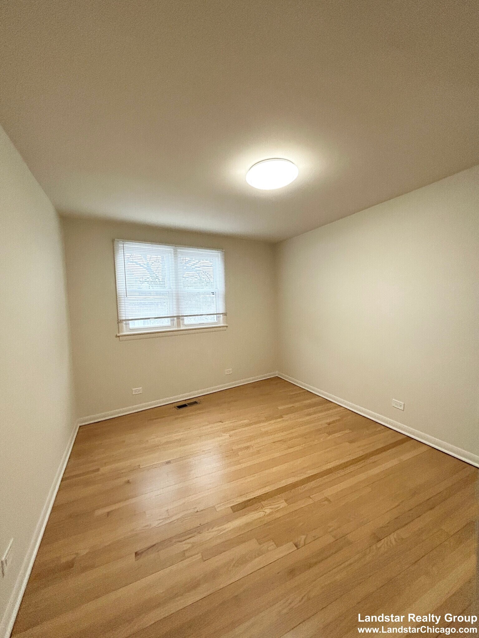 Building Photo - 1990 Sheridan Rd