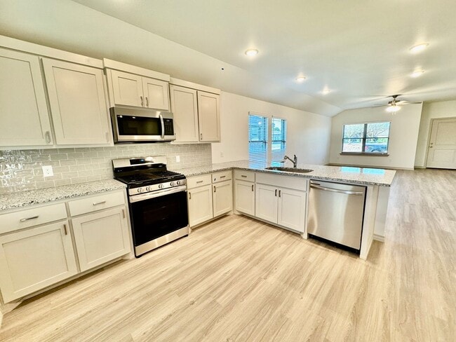 Building Photo - 3 Bed 2 Bath - Frenship ISD