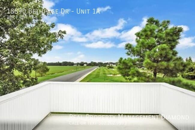 Building Photo - 18890 Bethpage Dr