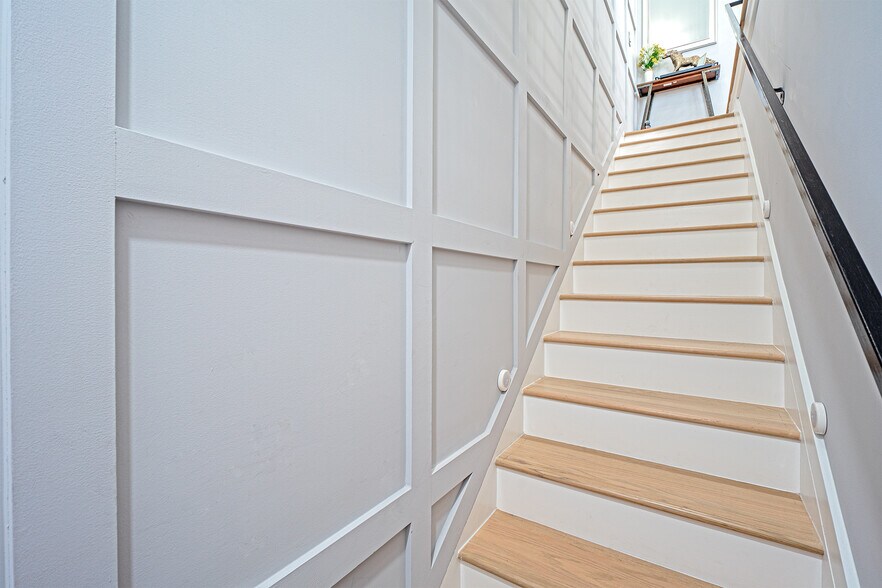 Building Photo - 1219 Wylie St NE