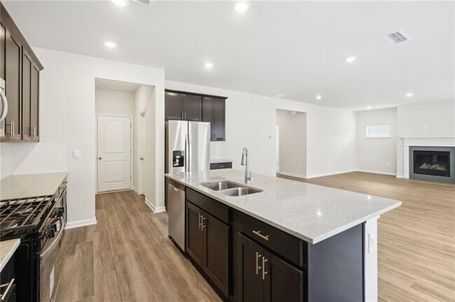 Building Photo - 95 Sequoia Ln