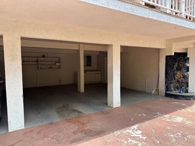 Building Photo - 701 Kupulau Dr