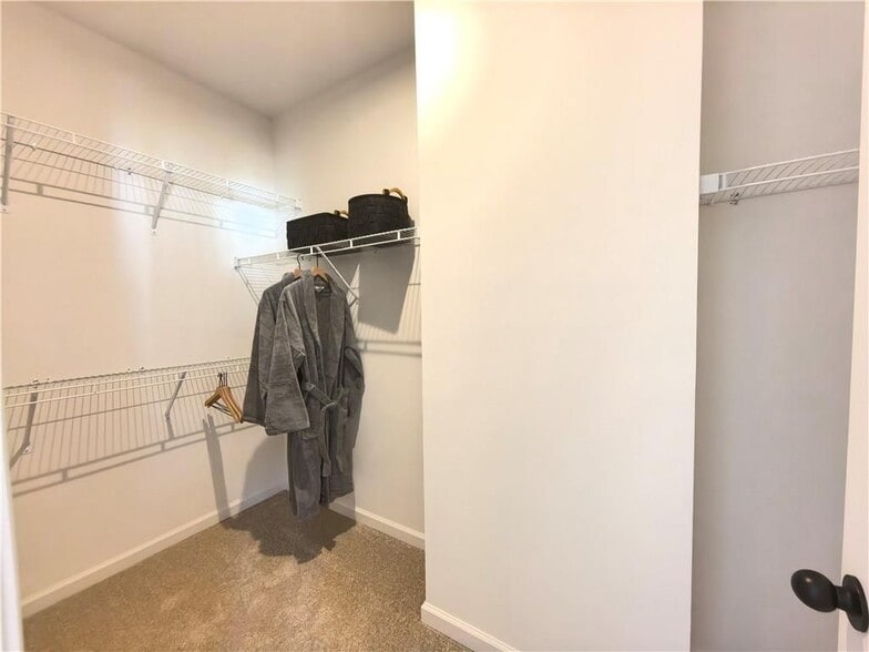 Building Photo - 2821 Beacon Bend Xing