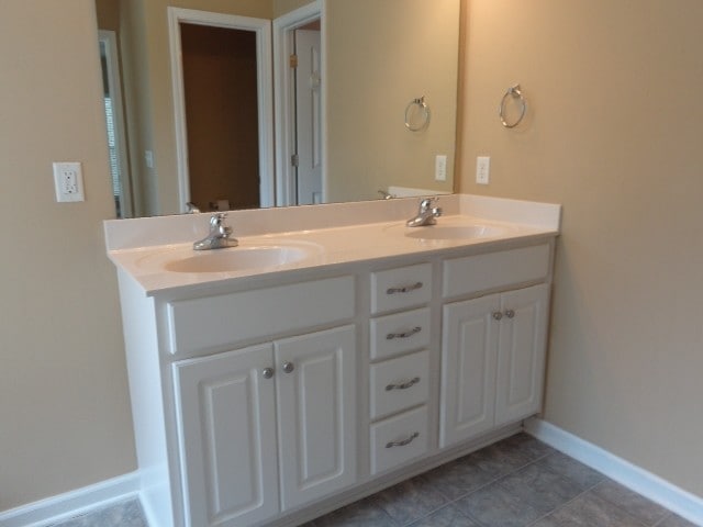 Building Photo - 1110 California Dr