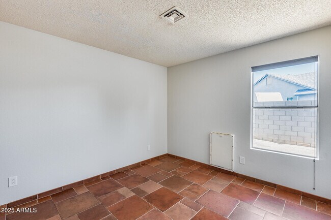 Building Photo - 12512 N 85th Ln
