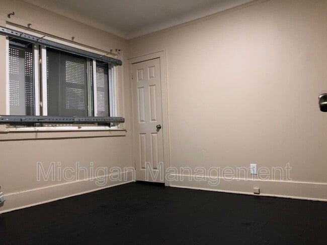 Building Photo - 14567 Mettetal St