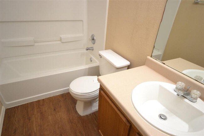 Building Photo - 302 Washington Square Dr