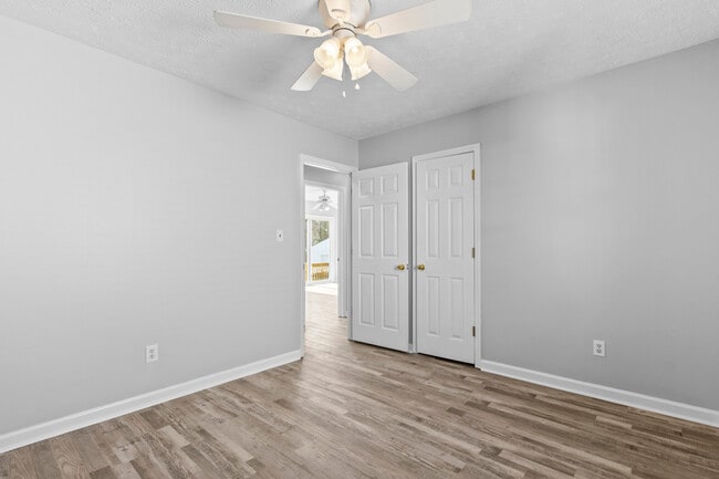 Building Photo - 107 Luke Ct