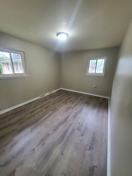 Building Photo - 8230 W Villard Ave