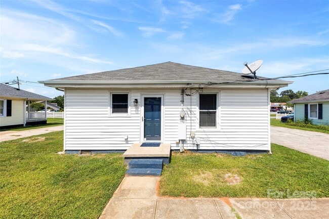 Building Photo - 1525 Perfection Ave