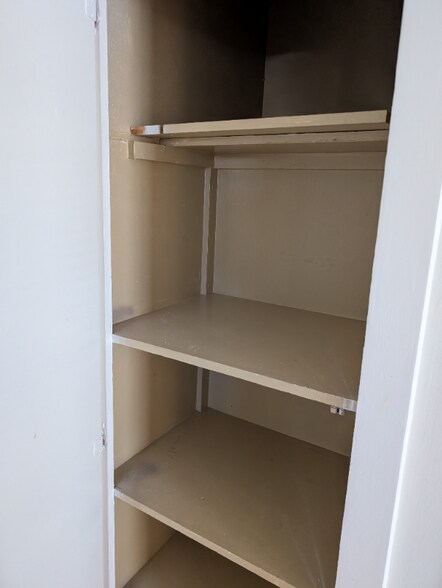 Building Photo - 730 Holly Ave