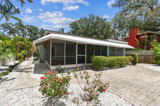 Building Photo - 610 Bosphorous Ave