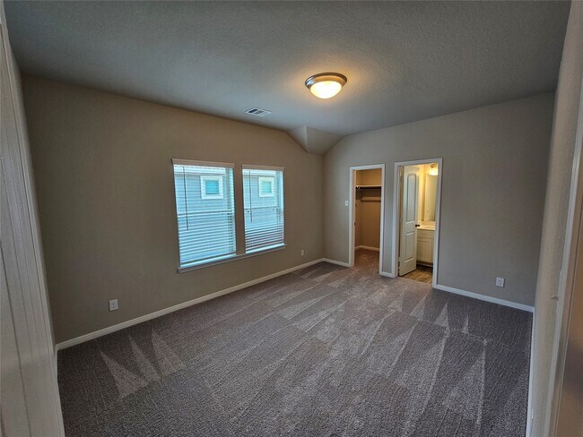 Building Photo - 25609 Aster Trl