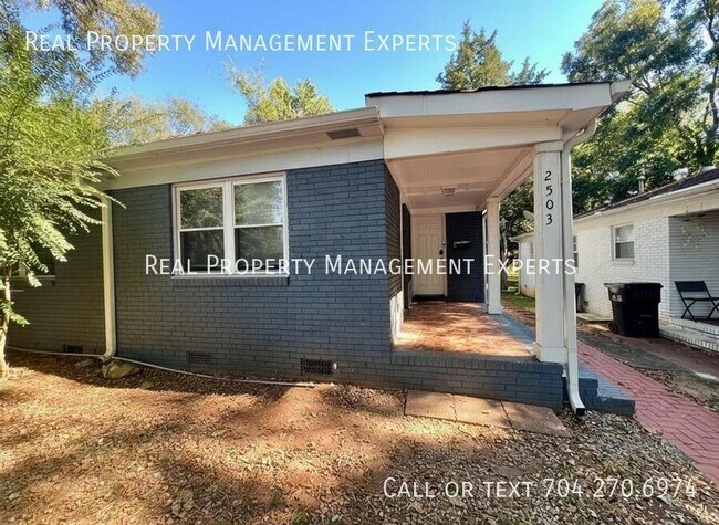 Building Photo - 2503 Eastway Dr