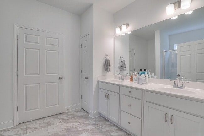 Building Photo - 2309 Laurelstone Dr