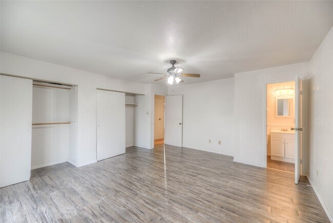 Building Photo - 25634 Chestnut Ln
