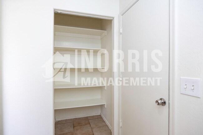 Building Photo - 10493 W Arivaca Dr