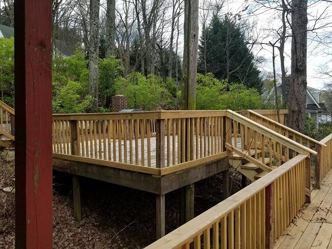 Building Photo - 1801 Sunset Terrace