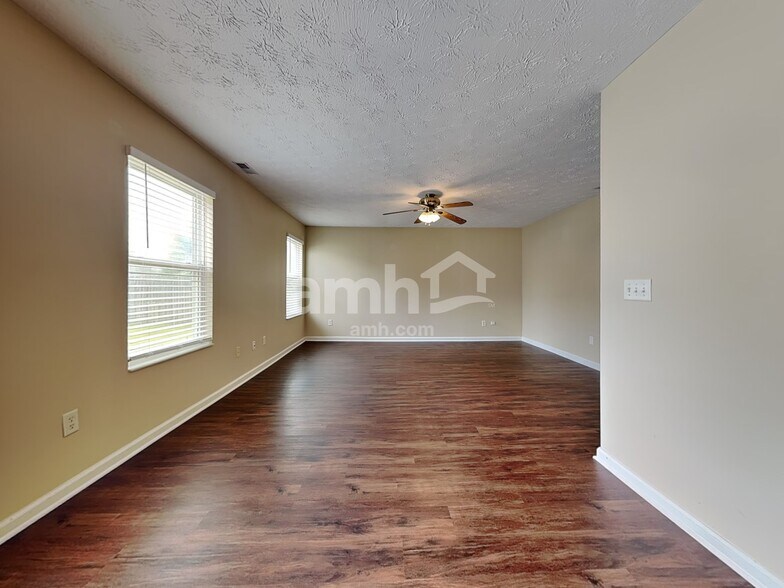 Building Photo - 1291 Shannon Ln