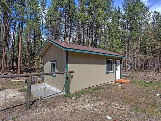 Building Photo - Beautiful spacious 3 bed, 3 bath home situated on 2.53 private acres in Stevensville.