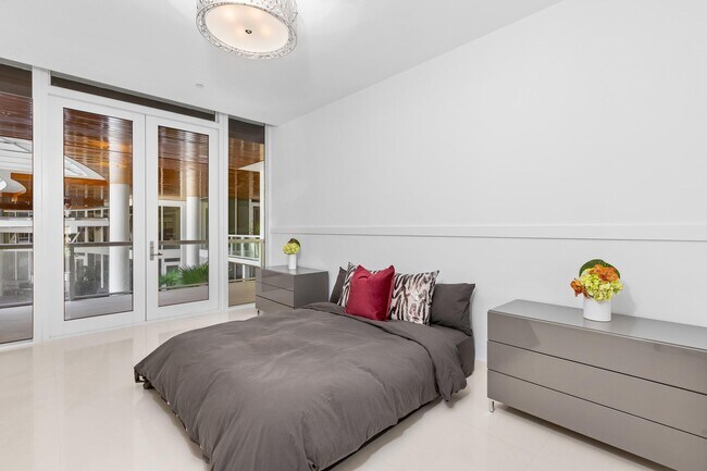 Building Photo - 1000 S Ocean Blvd