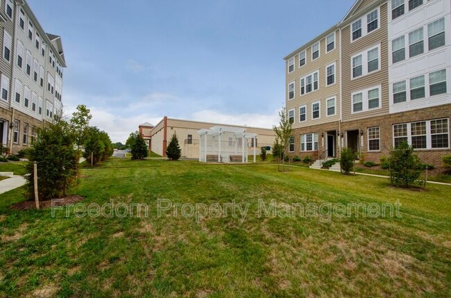 Building Photo - 14894 Mason Creek Cir