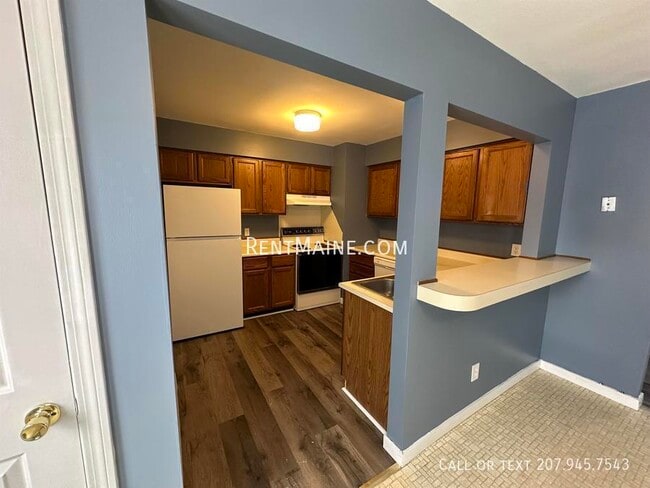 Building Photo - 114 Main Rd N