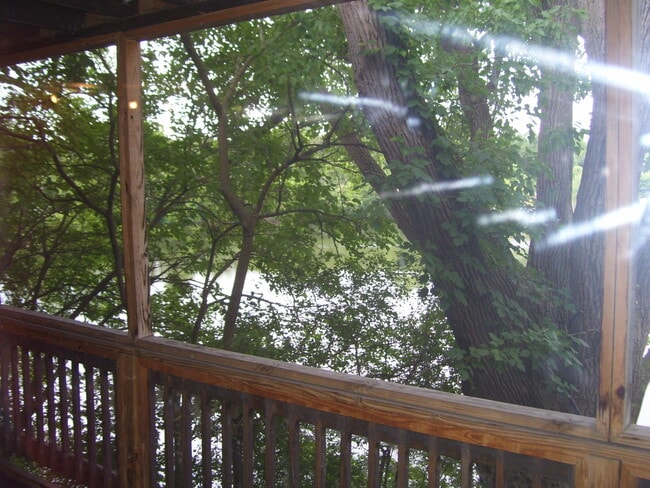 Building Photo - 5538 E Lake Dr