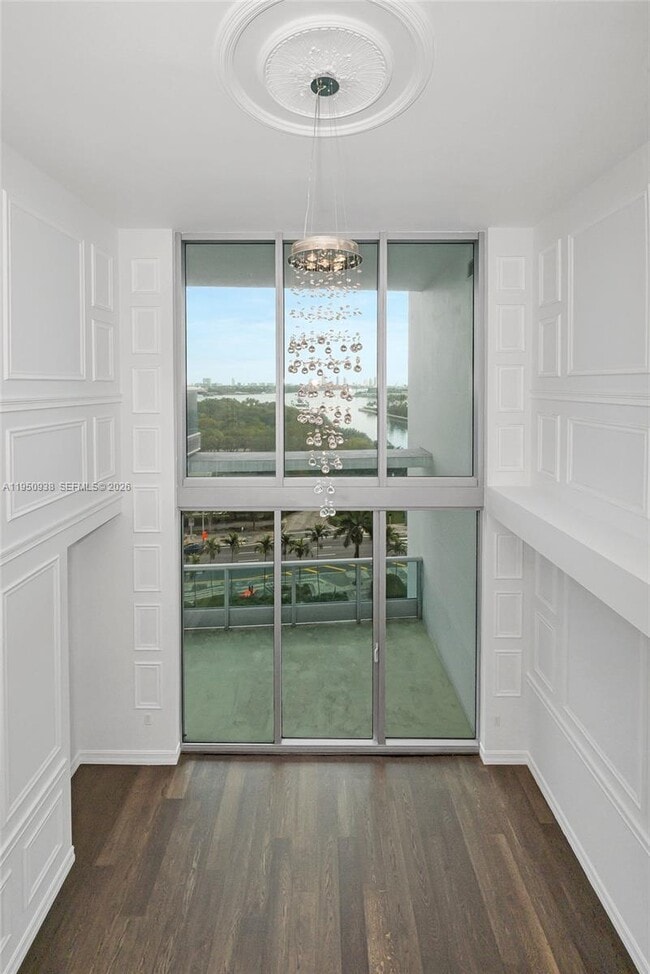 Building Photo - 900 Biscayne Blvd