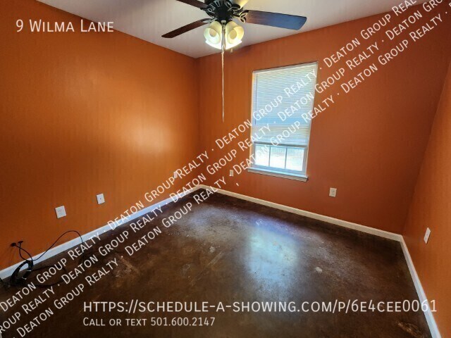 Building Photo - 9 Wilma Ln