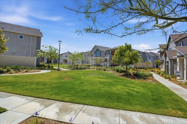 Building Photo - 27477 Boulderview Way