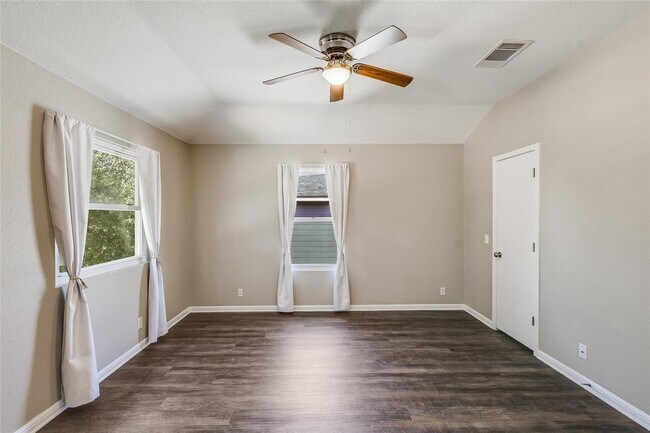 Building Photo - 4712 Lake George Ln