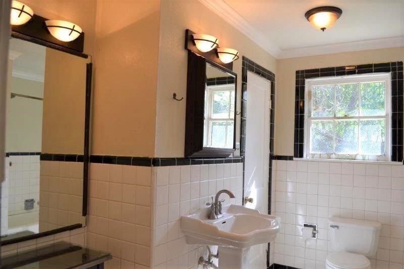 Building Photo - 103 Verna St