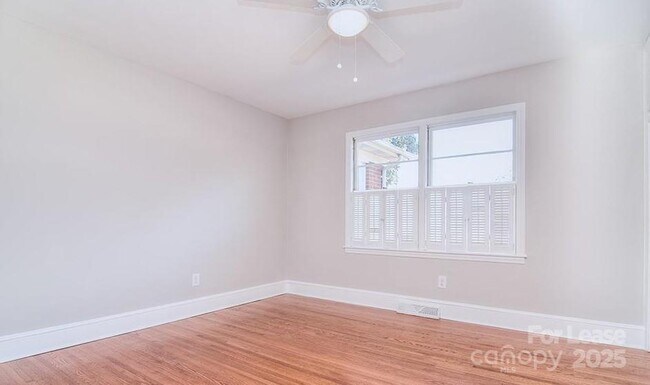 Building Photo - 1437 Springwood Ln