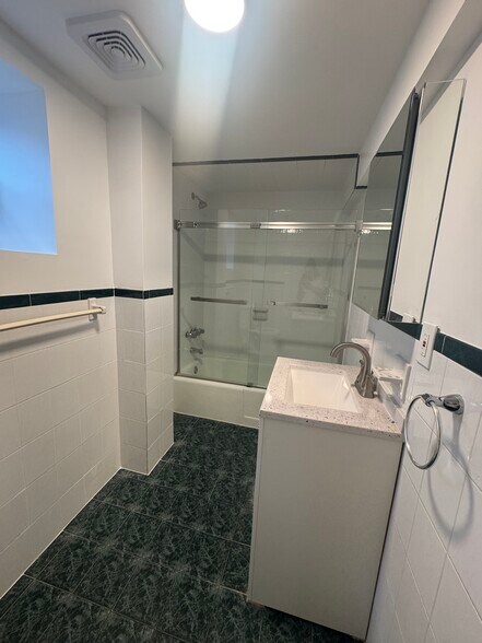 Building Photo - 311 19th St